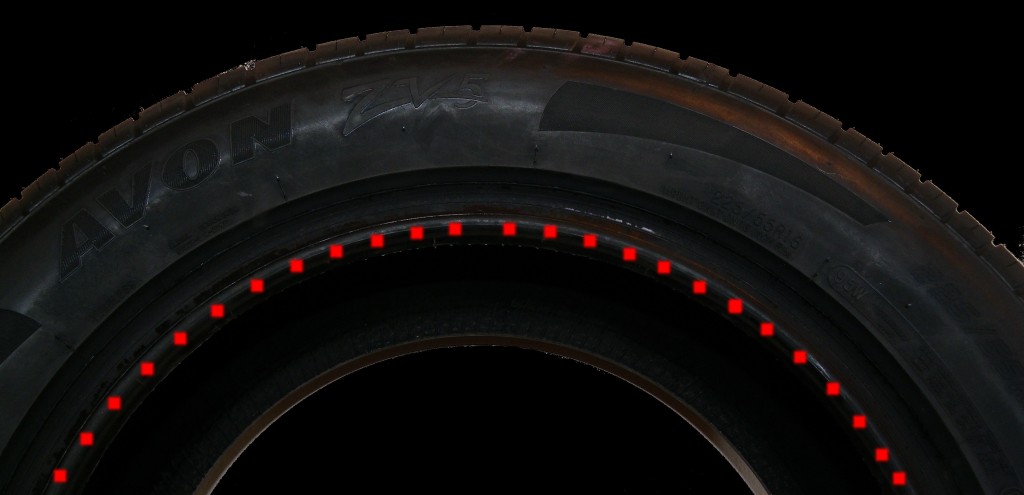 tyre with the bead highlighted with red dots