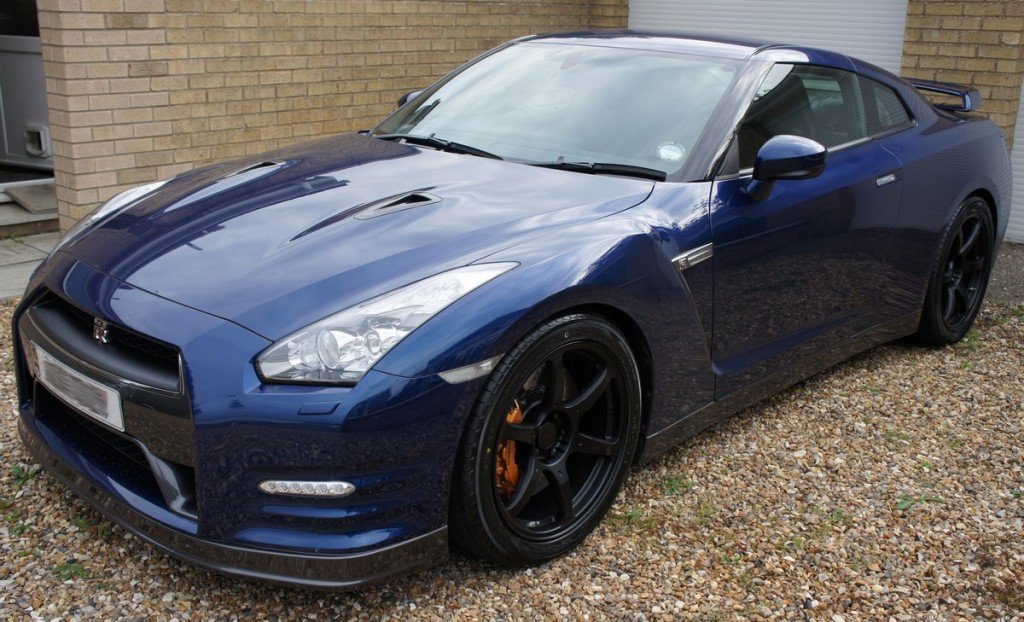 image of a blue nissan gtr